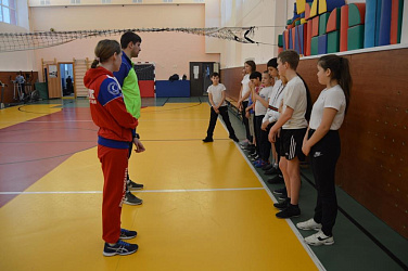 Валентина Филатова посетила школьников на открытом уроке