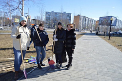 Сотрудники учреждения провели субботник