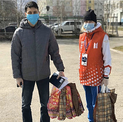 Победители и призеры онлайн конкурсов начали получать подарки