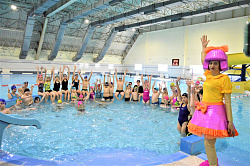 Открытое тренировочное занятие на воде под названием «Озорные рыбки» 